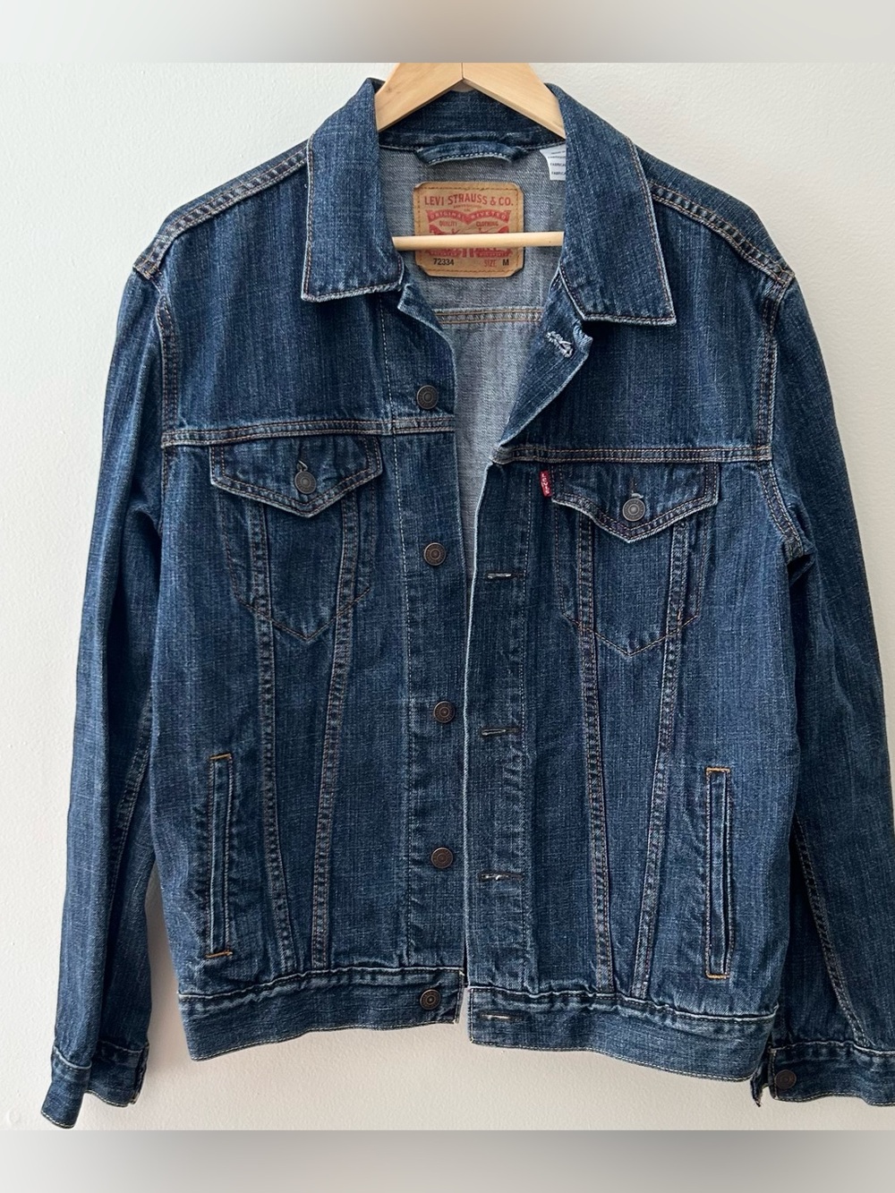 Levi's Men's Denim Trucker Jacket Dark Blue Wash Size Medium Button Up Cotton